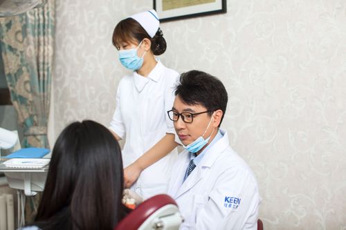重庆缺牙十年终于敢啃苹果 博士口腔医院种植牙真实体验