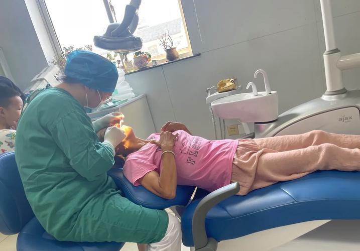 重庆看口臭去口腔科还是消化科？一张表讲清到底该挂哪个号