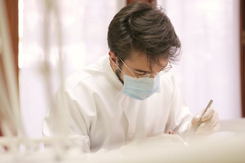 20岁还能矫正牙齿_牙齿矫正还能戴颚垫吗_牙齿矫正还能吹号吗